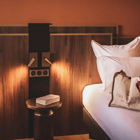 Parc Victoria Hotell *